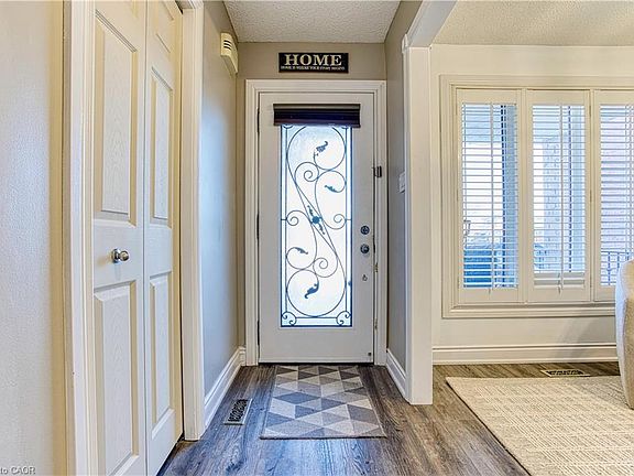 4th image of 39 Regis Ct