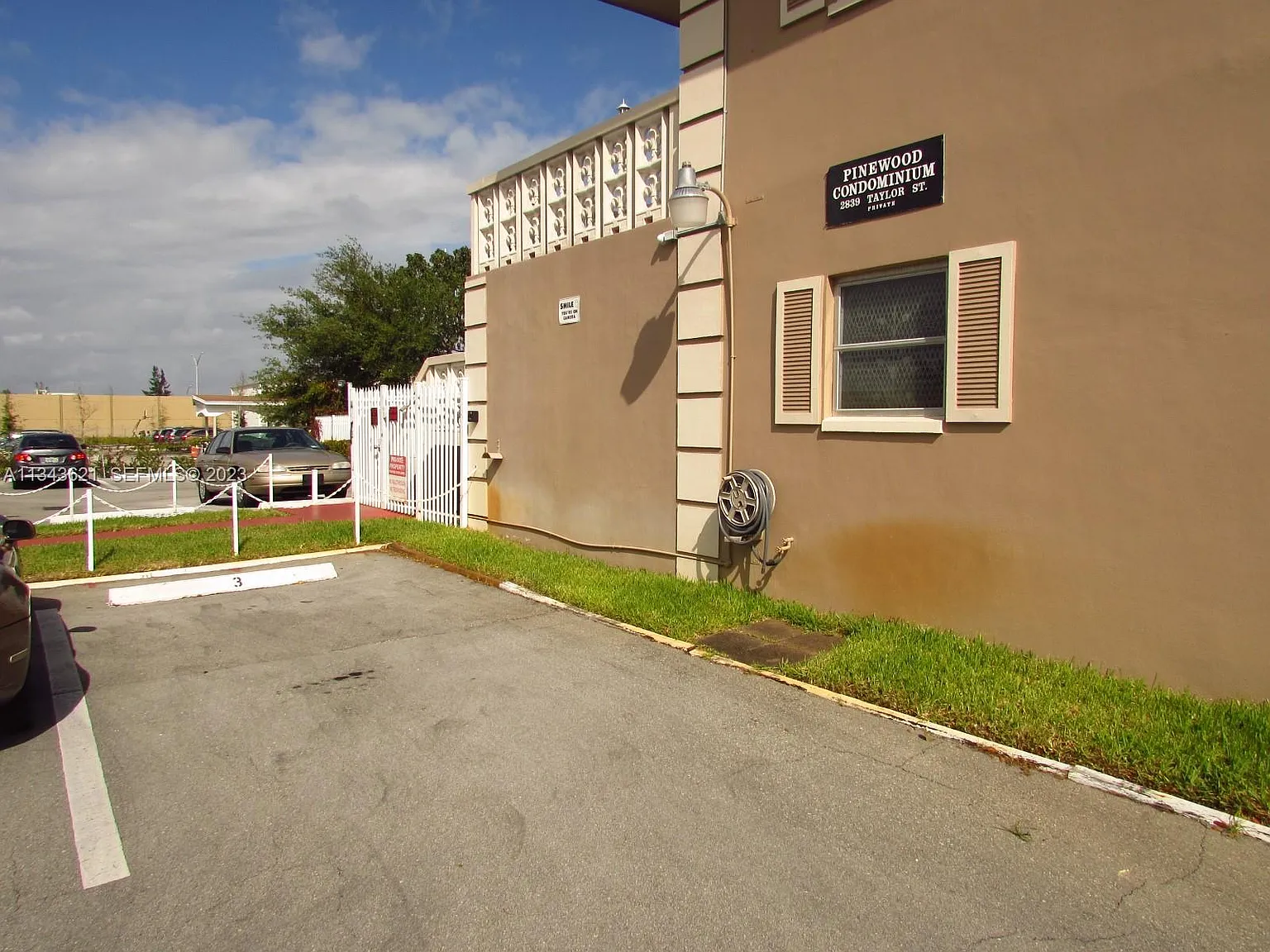 2 bed, 1055 sqft, $2,075 — Photo 3