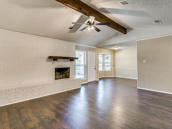 5th image of 524 NW Jayellen Ave