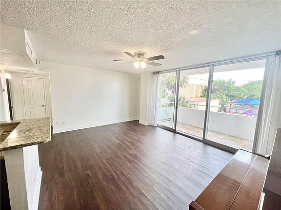 3rd image of 715 S Upper Broadway St APT 205
