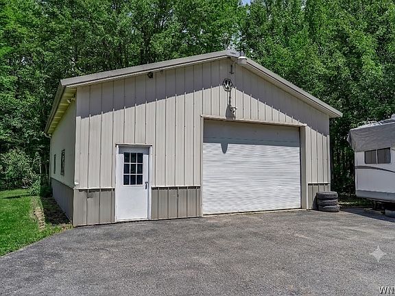 3rd image of 12940 Sanders Hill Rd