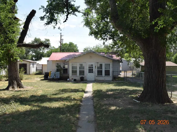522 S 3rd St, Glenrock, WY 82637