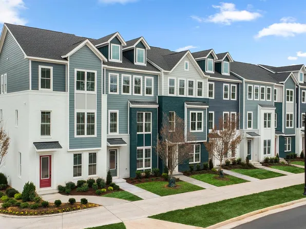 9715 Grant Ave, Manassas, VA 20110