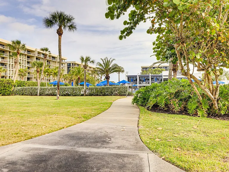 1109 Gulf Of Mexico Dr #ID1386020P — Photo 30