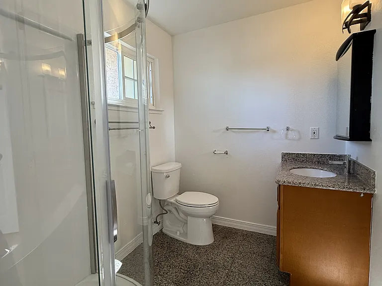 967 Miller Ave — Photo 5