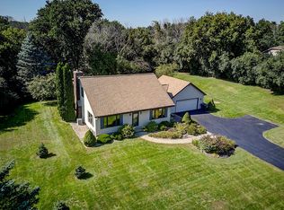 W275S4471 Green Country Rd, Waukesha, WI 53189
