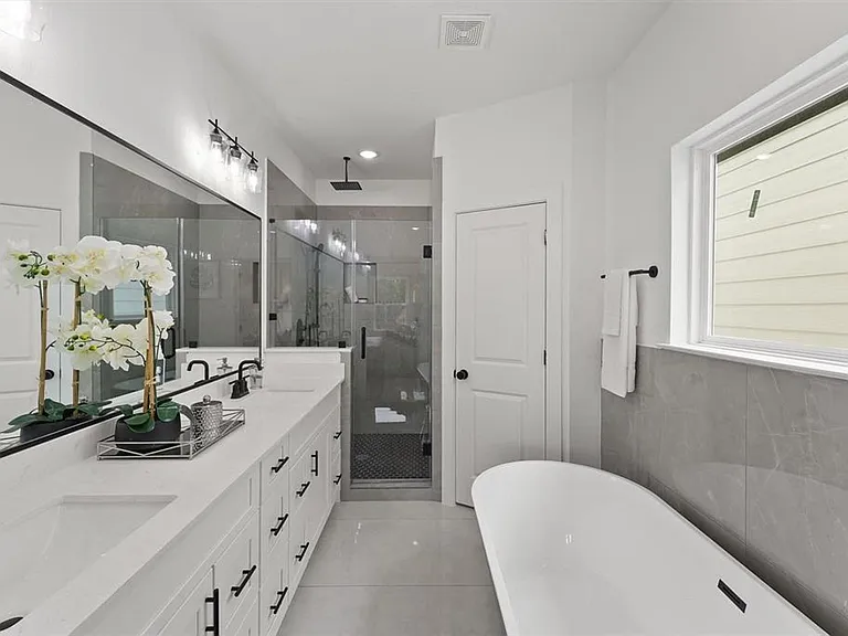 1207 Cavalcade St #B — Photo 15