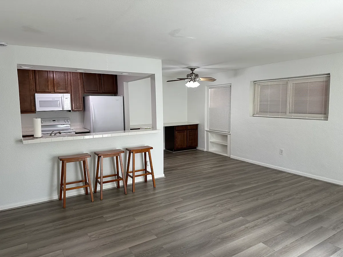 Building Photo - 300 Bayou Blvd #112