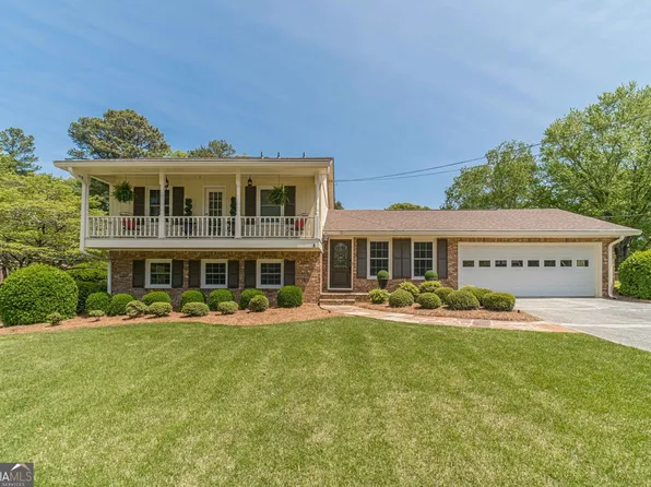 1924 Windburn Ct, Snellville, GA 30078