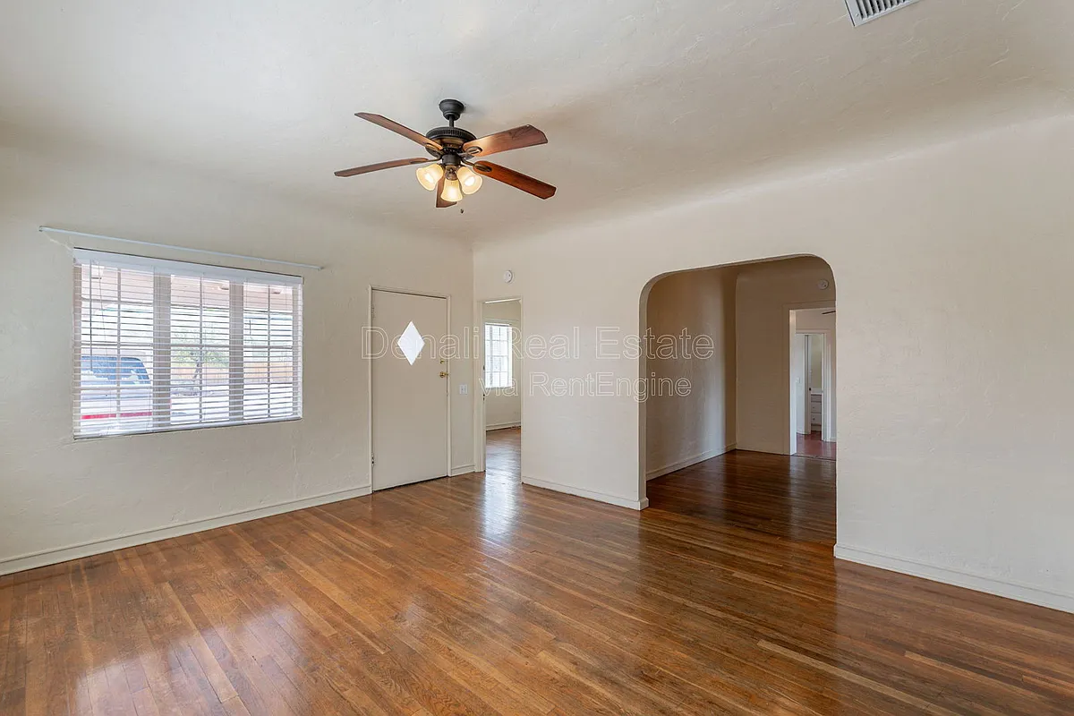 Building Photo - 241 S Cherry Ave