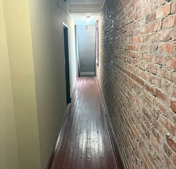1820 Sanderson Ave #1 — Photo 8