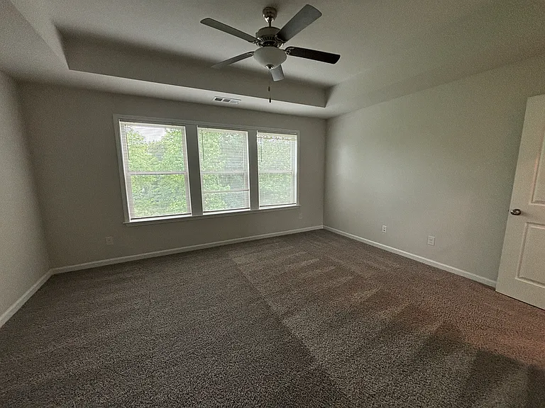 3735 Davis Cir — Photo 10