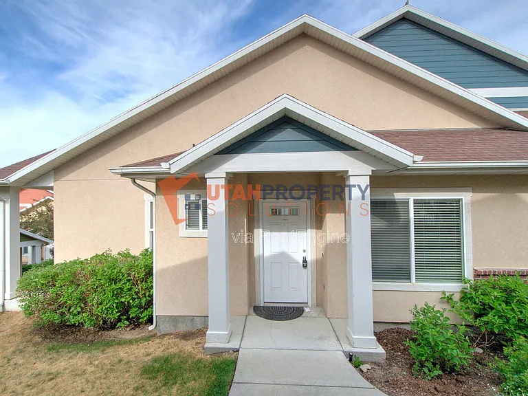 1046 E Quarry View Way — Photo 3