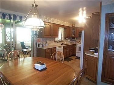4th image of 111 Joan Cir