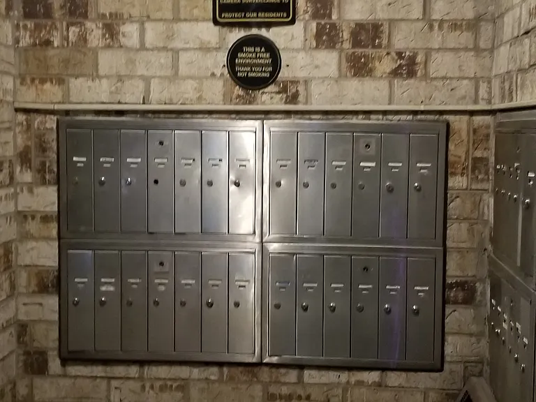 Dolson Arms Apartments — Photo 31
