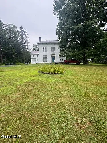152 Main St #1 Photo 1