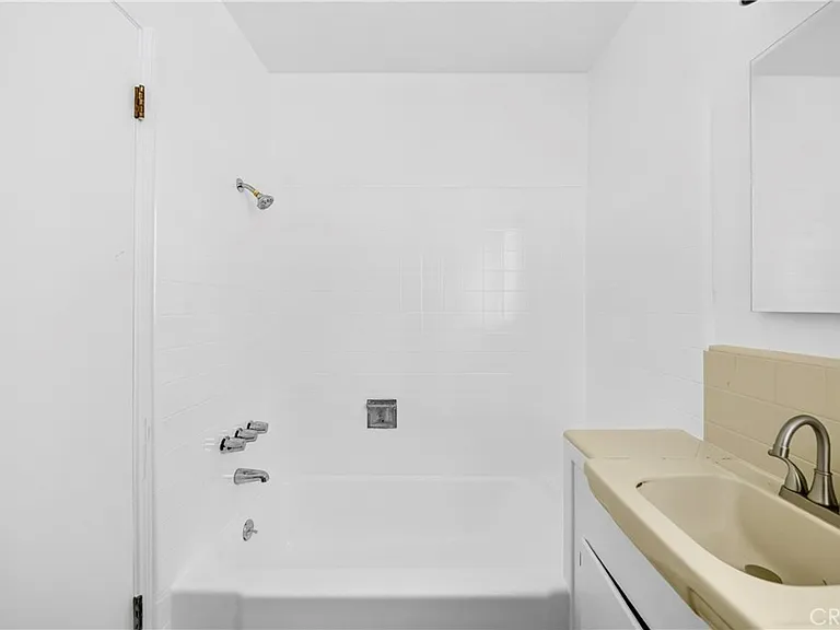 728 Cedar Ave — Photo 14