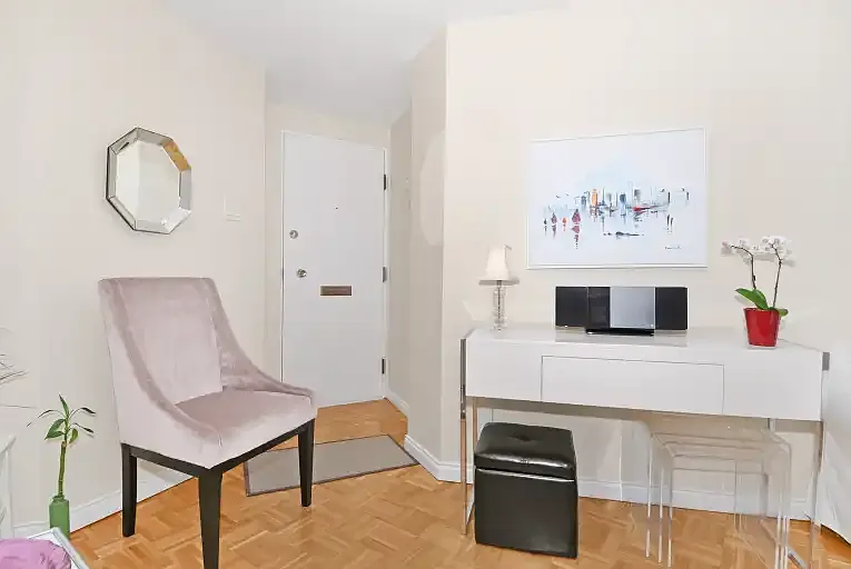 1011 Beach Ave #705 — Photo 2