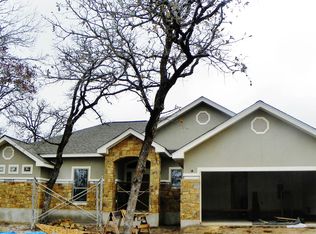 196 Great Oaks Blvd, La Vernia, TX 78121
