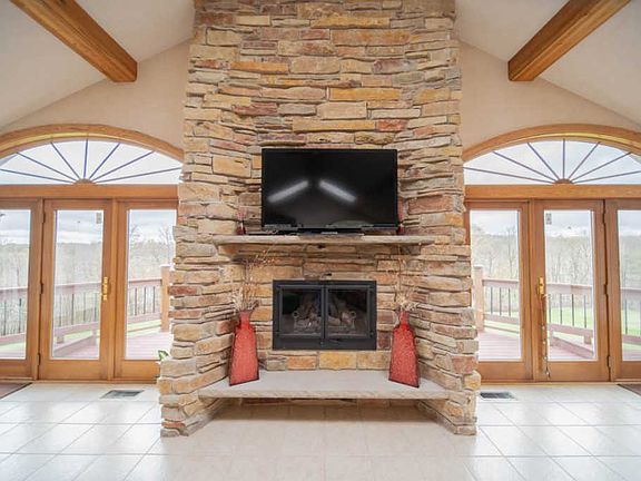 5th image of 27783 Crestview Dr
