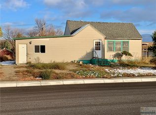 806 S Western Ave, Fairview, MT 59221