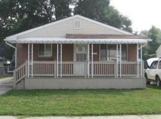 28374 Waverly St, Roseville, MI 48066