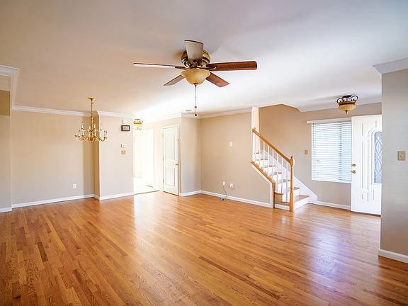 4th image of 92 Crabtree Ave