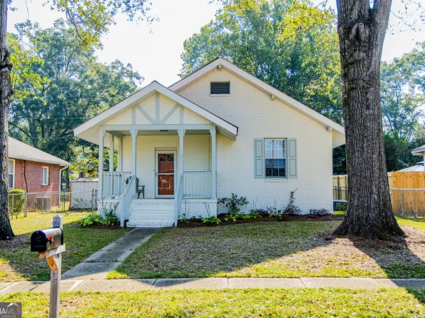 27 Oak St NE, Rome, GA 30161