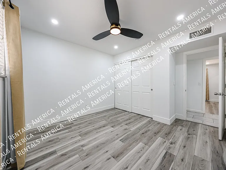 3837 W Acapulco Ln — Photo 22