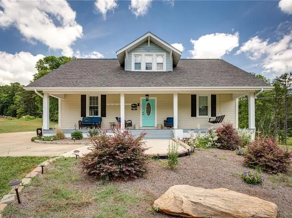 1939 Piney Mountain Rd, Walnut Cove, NC 27052