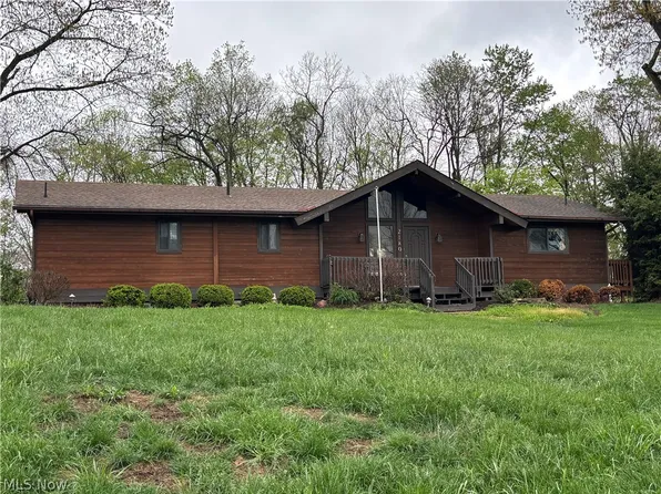2180 Kimberley Dr NW, Dover, OH 44622