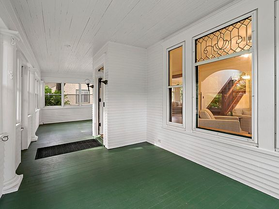 2nd image of 2824 Irving Ave S