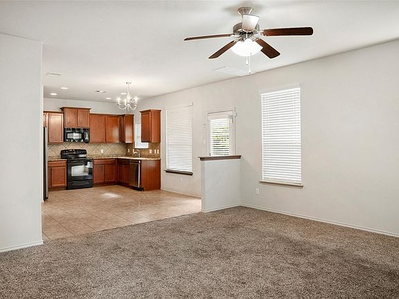 4th image of 212 Foster Ln