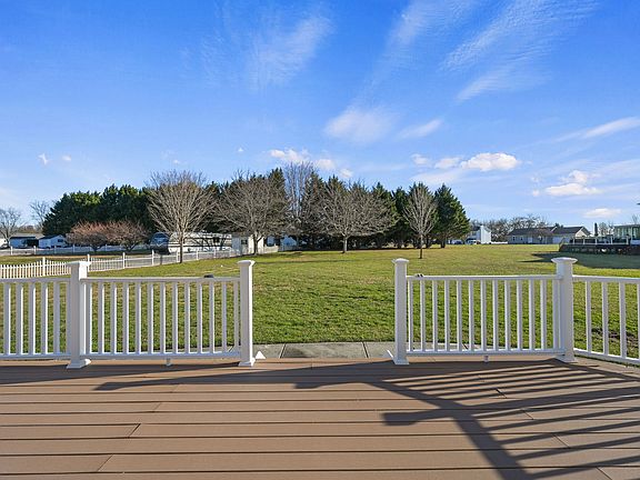 2nd image of 247 Acorn Forest Dr