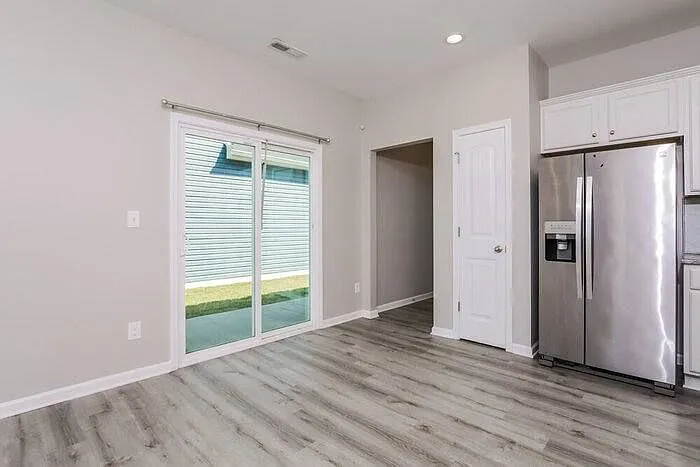 257 E Wilson St — Photo 6