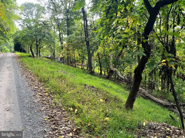 3 Bridle Path Rd, Front Royal, VA 22630