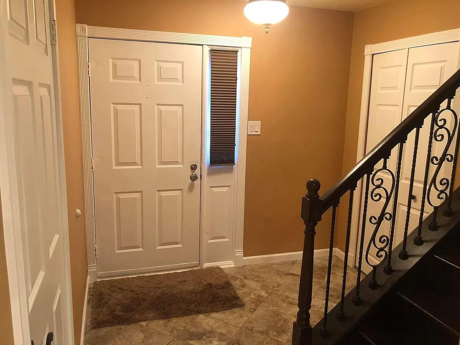 3 bed, 2.5 bath, 2200 sqft, $3,100 — Photo 3
