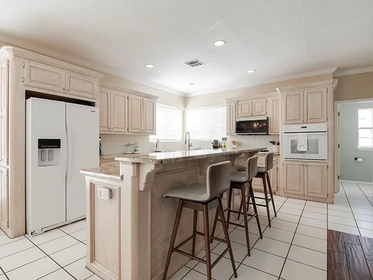 12700 Sutton Hill Rd — Photo 13