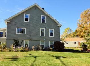 25 Bay Rd, Newmarket, NH 03857