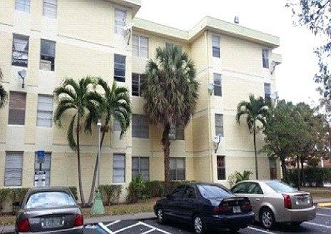 2nd image of 1825 W 56th St APT 104