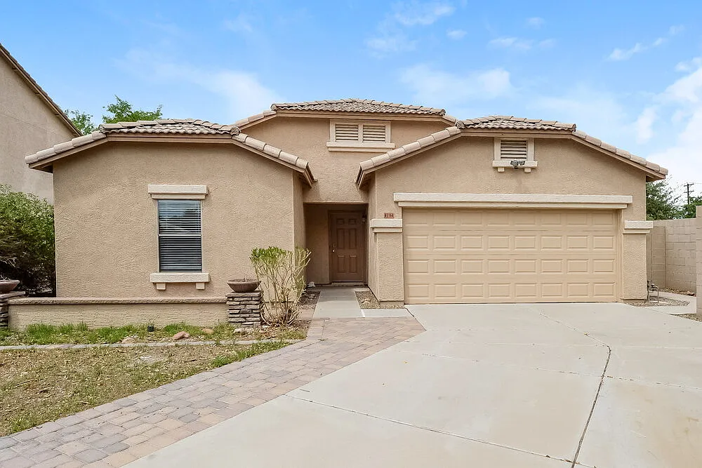 3 bed, 2.0 bath, 1364 sqft, $1,905 — Photo 2