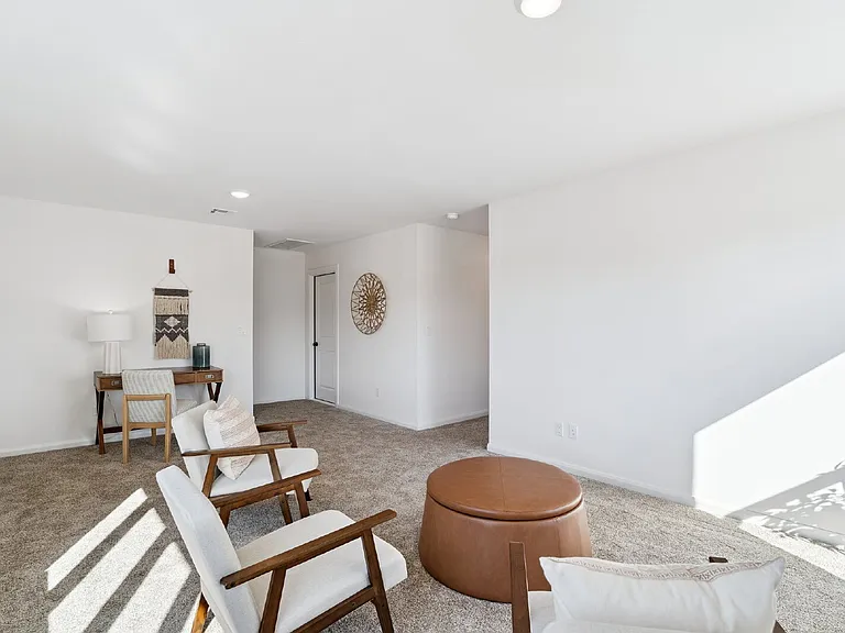 2410 W Charleston St — Photo 54