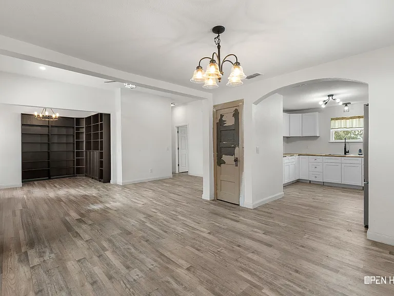 5312 Crown Ln — Photo 12