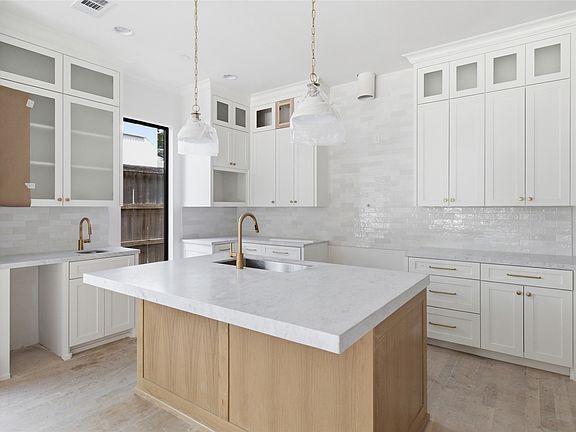 5th image of 4330 Glenwick Ln