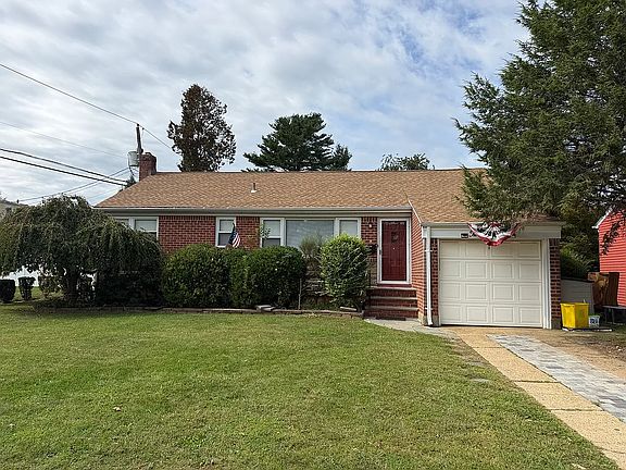 2nd image of 26 Clarissa Dr