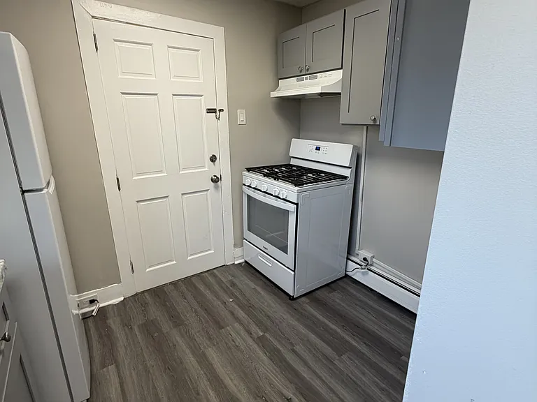 264-266 Kings Hwy #1 — Photo 5