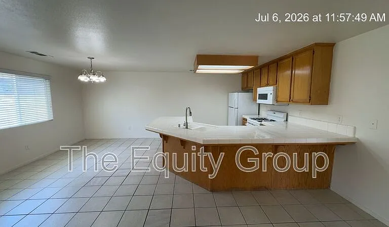 2664 W Lark Ave — Photo 6
