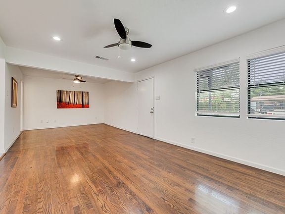 4th image of 1528 Valley View St