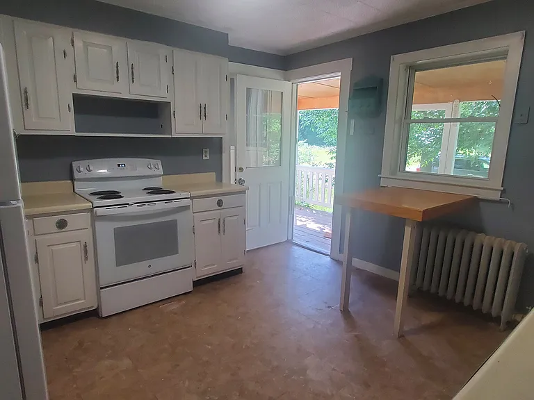 172 W Main St — Photo 5