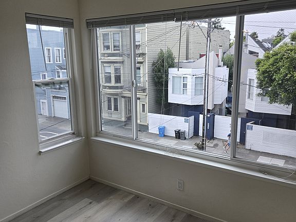 3rd image of 1040 Oak St APT 4
